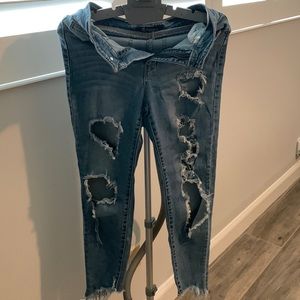 April brand jeans, aoze 5. 2% spandex.